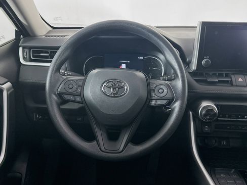 Used 2025 Toyota RAV4 XLE w/ Convenience Package image 18