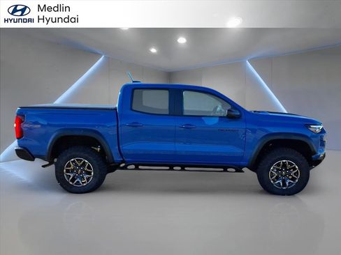 Used 2025 Chevrolet Colorado ZR2 w/ Technology Package image 2