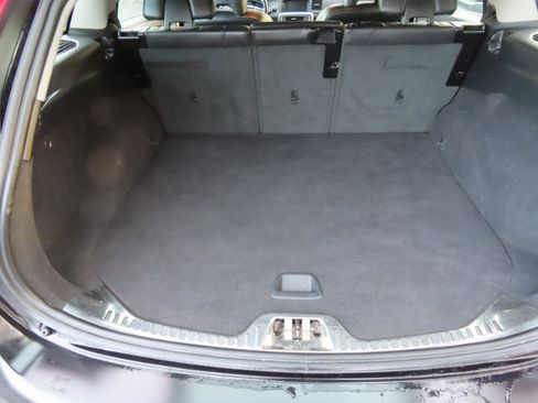 Used 2018 Volvo V60 T5 Dynamic image 13