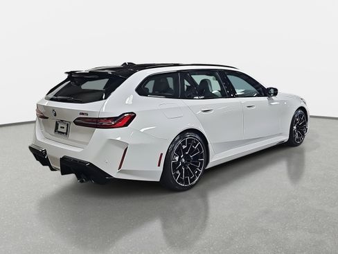 New 2026 BMW M5 Touring image 5