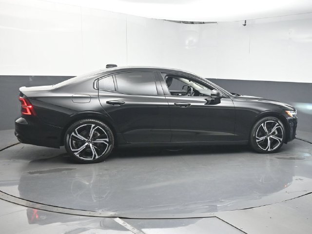 Used 2023 Volvo S60 B5 Plus FWD image 8
