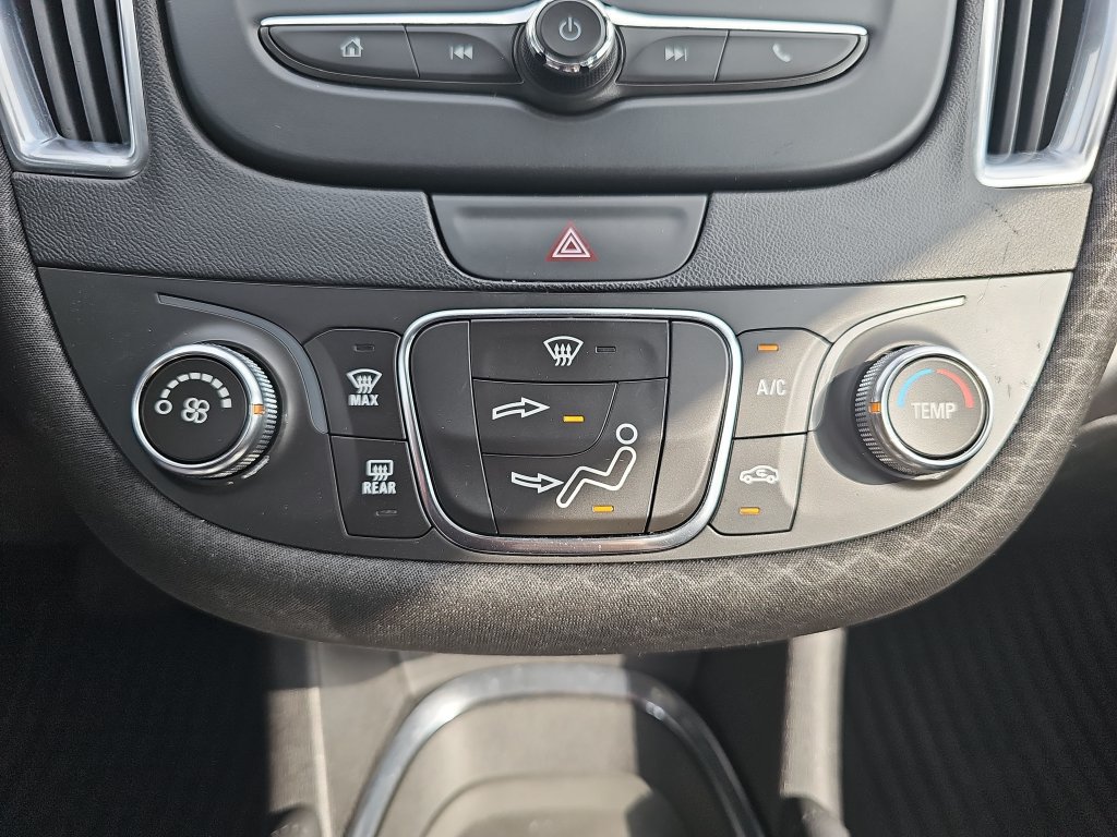 Used 2018 Chevrolet Malibu LT FWD image 21