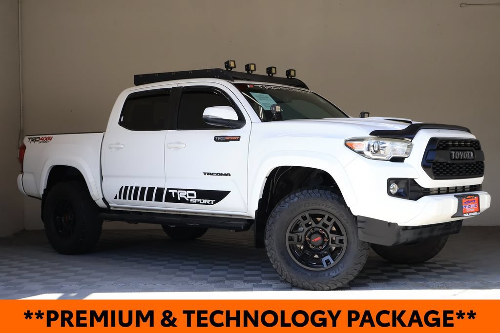 Used 2016 Toyota Tacoma TRD Sport AWD/4WD image 2