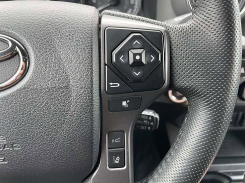 Used 2022 Toyota Tacoma TRD Sport w/ Technology Package image 29