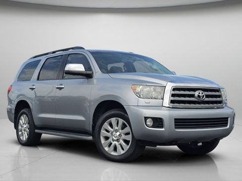 Used 2014 Toyota Sequoia Platinum RWD image 2