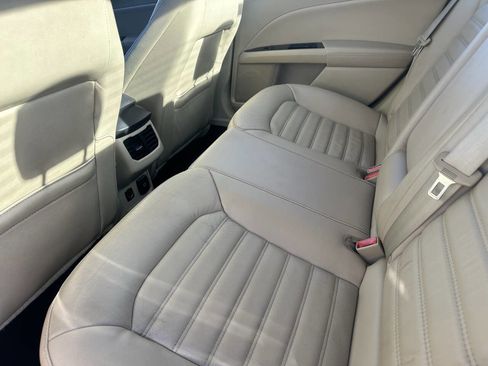 Used 2014 Ford Fusion SE w/ Equipment Group 202A image 4