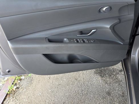 Used 2023 Hyundai Elantra SEL FWD image 21