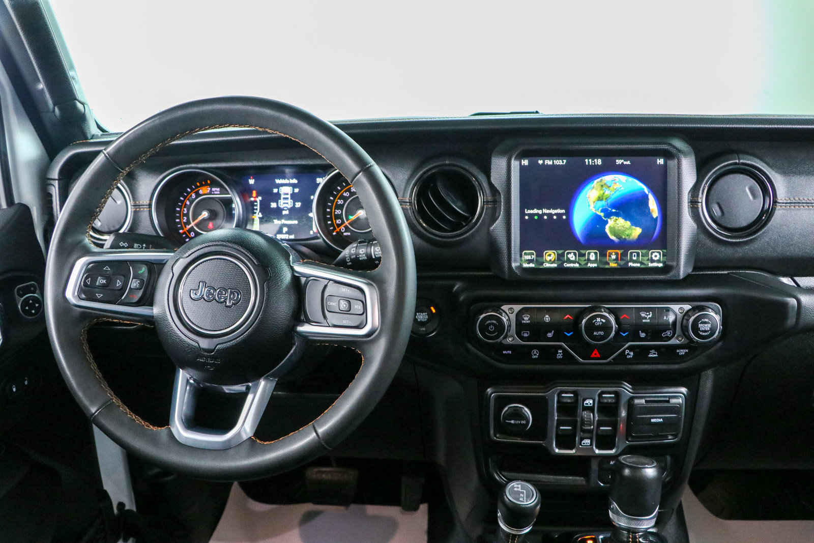 Used 2023 Jeep Wrangler Unlimited Sahara AWD/4WD image 18
