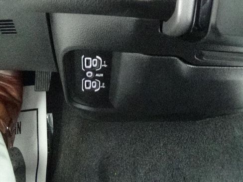 Certified 2025 RAM 1500 Laramie image 32