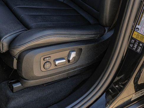 Used 2021 BMW X5 xDrive40i w/ Convenience Package image 29