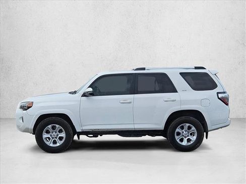 Used 2022 Toyota 4Runner SR5 Premium w/ Moonroof Package RWD image 5
