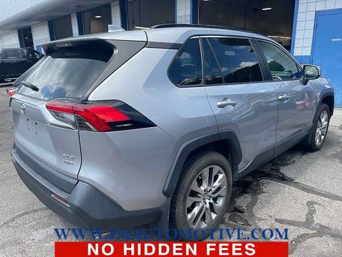 Used 2021 Toyota RAV4 XLE Premium AWD/4WD image 4