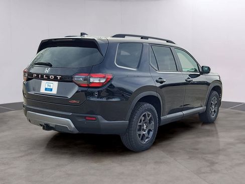 New 2026 Honda Pilot TrailSport image 3
