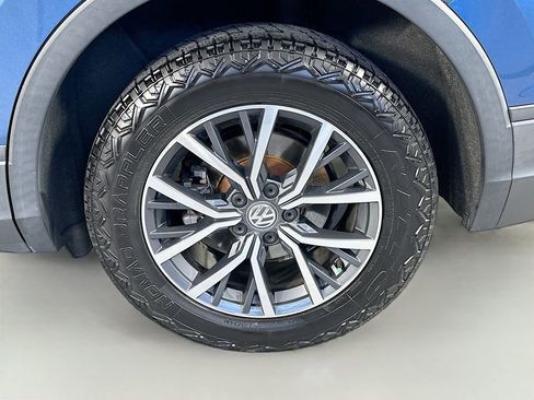 Used 2019 Volkswagen Tiguan SE AWD/4WD image 35