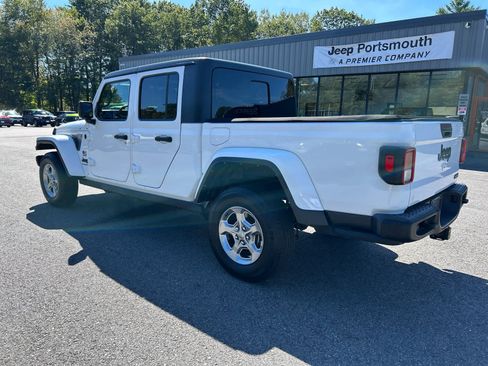 Used 2021 Jeep Gladiator Sport image 11