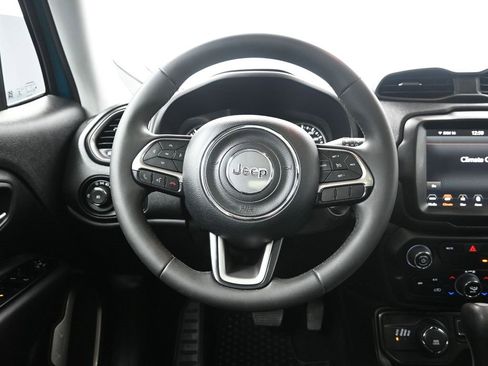 Used 2022 Jeep Renegade Latitude w/ Sun/Sound Group image 32