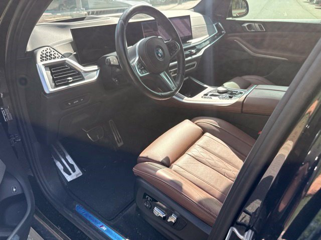 Used 2024 BMW X5 xDrive50e w/ M Sport Package AWD/4WD image 16