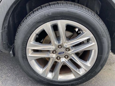 Used 2016 Ford Explorer XLT w/ Equipment Group 202A FWD image 7