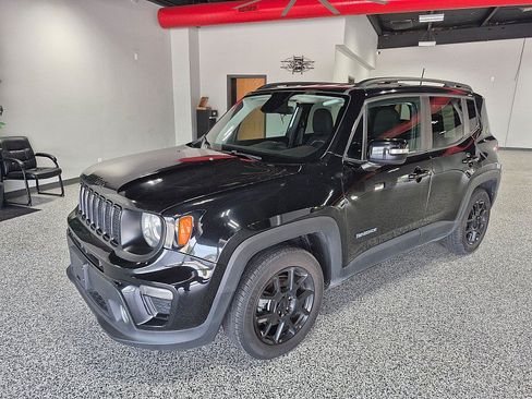 Used 2019 Jeep Renegade Altitude w/ Quick Order Package 2XM FWD image 19
