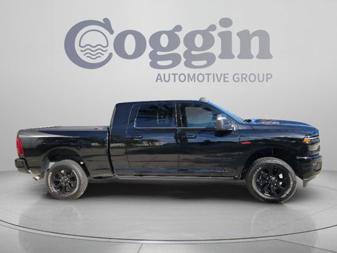 Used 2025 RAM 2500 Laramie AWD/4WD image 4