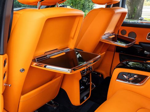 Used 2025 Rolls-Royce Cullinan image 46