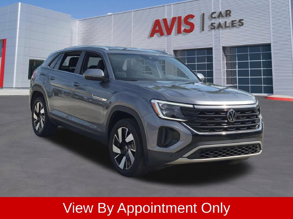 Used 2025 Volkswagen Atlas Cross Sport SE FWD image 3