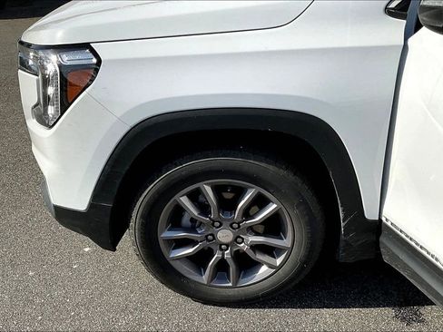Used 2024 GMC Terrain SLT w/ Infotainment Package II image 8