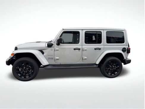 Used 2023 Jeep Wrangler Unlimited Sahara w/ Cold Weather Group image 6