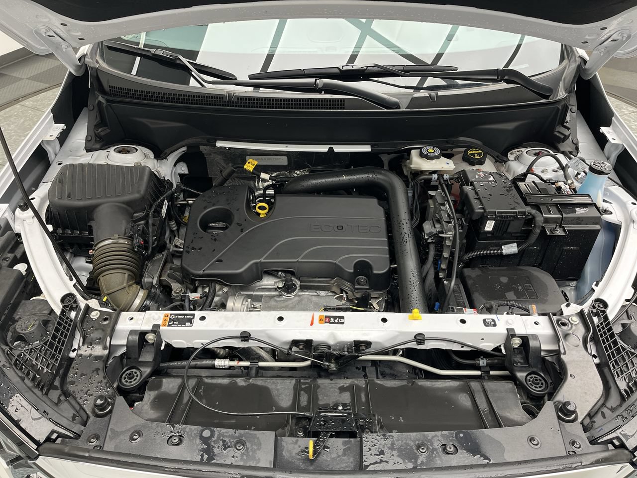Certified 2024 GMC Terrain Denali w/ Denali Premium Package AWD/4WD image 32