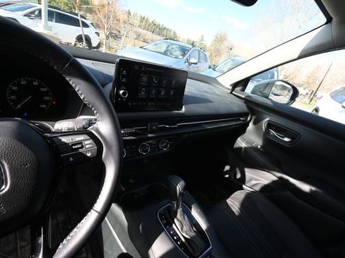 Used 2025 Honda HR-V EX-L image 8