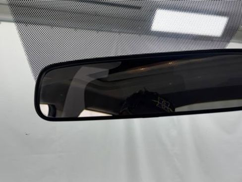 Used 2011 Nissan Juke SV FWD image 31