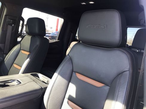 Used 2022 GMC Sierra 1500 AT4 w/ AT4 Preferred Package image 11