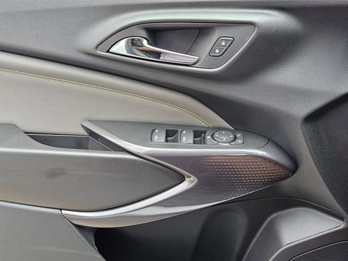 New 2026 Chevrolet Trax ACTIV w/ Sunroof Package FWD image 24