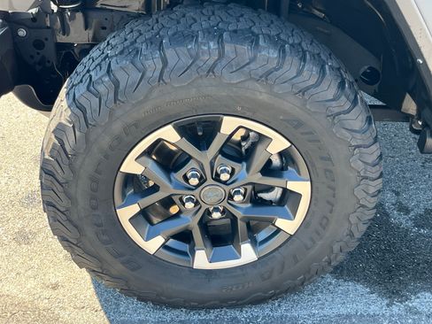 Used 2024 Jeep Wrangler Unlimited Rubicon 4xe w/ Technology Group AWD/4WD image 12