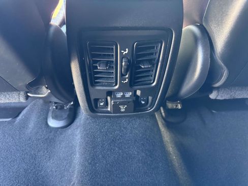 Used 2023 Dodge Durango R/T AWD/4WD image 22