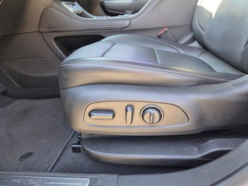 Used 2022 GMC Acadia SLT image 22