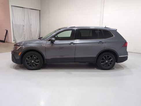 Used 2024 Volkswagen Tiguan SE w/ Panoramic Sunroof Package AWD/4WD image 6
