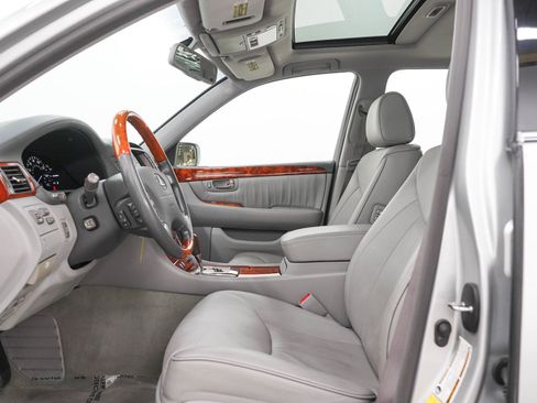 Used 2005 Lexus LS 430 RWD image 25
