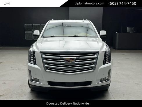 Used 2019 Cadillac Escalade ESV Platinum image 10