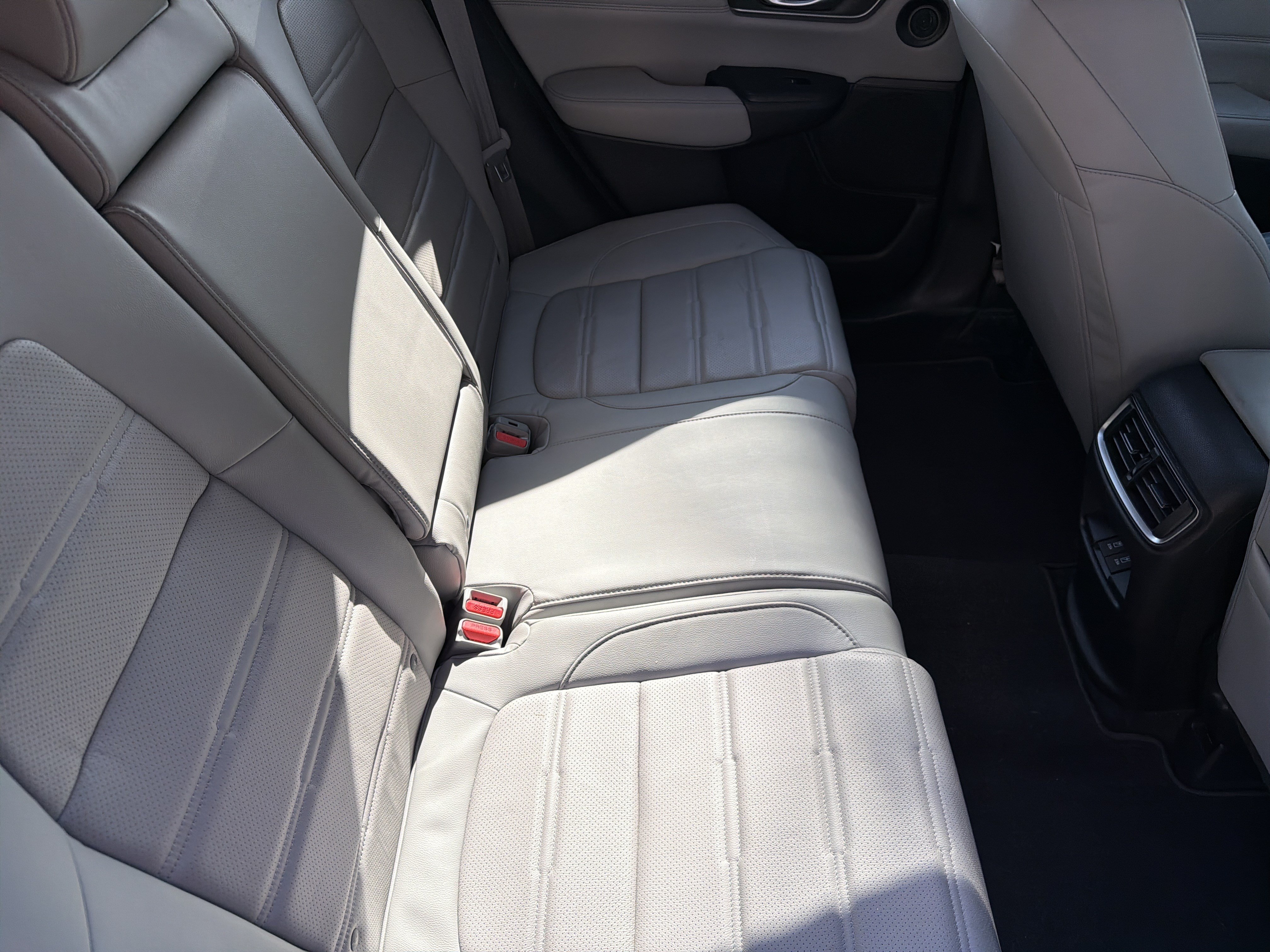 Used 2018 Honda CR-V Touring image 39