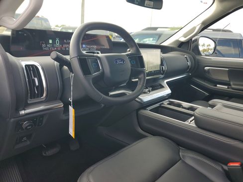 New 2026 Ford Expedition Max Platinum AWD/4WD image 9