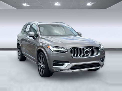 Used 2022 Volvo XC90 T6 Inscription w/ Lounge Package AWD/4WD image 7