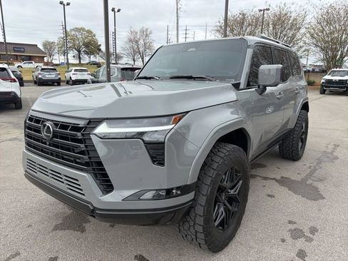 Used 2025 Lexus GX 550 w/ Accessory Package (2T) image 8