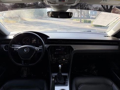 Used 2020 Volkswagen Passat 2.0T SE image 18