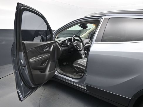 Used 2019 Buick Encore Essence FWD image 9