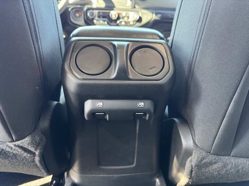 Used 2023 Jeep Wrangler Unlimited AWD/4WD image 37
