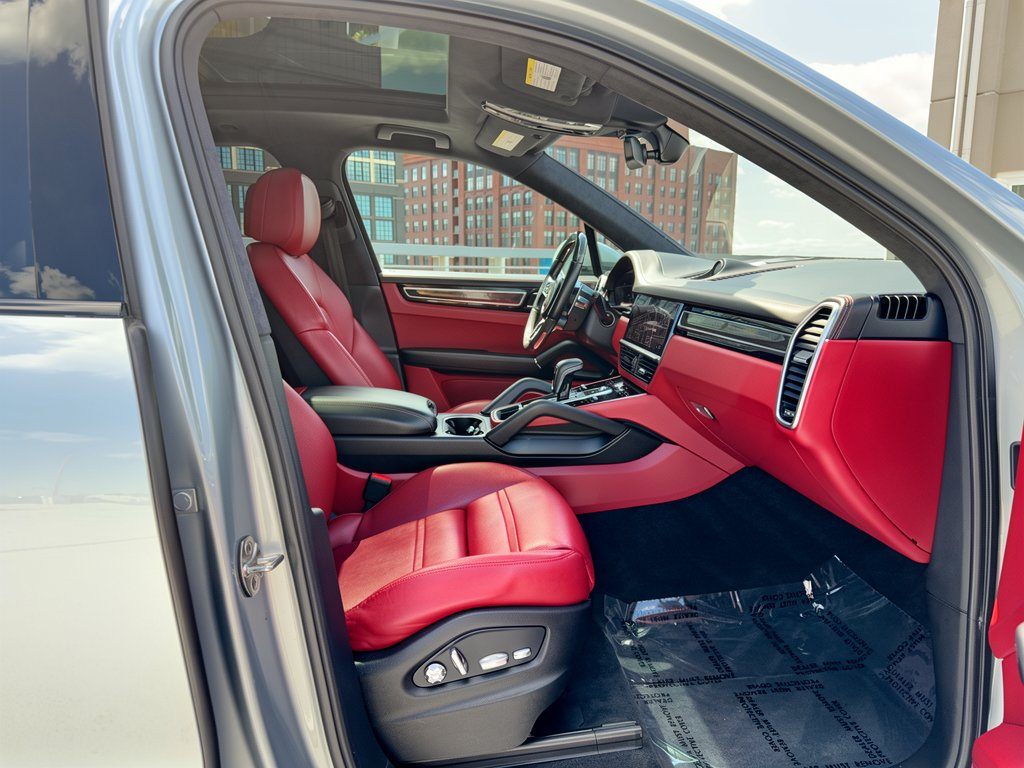 Certified 2021 Porsche Cayenne GTS AWD/4WD image 30