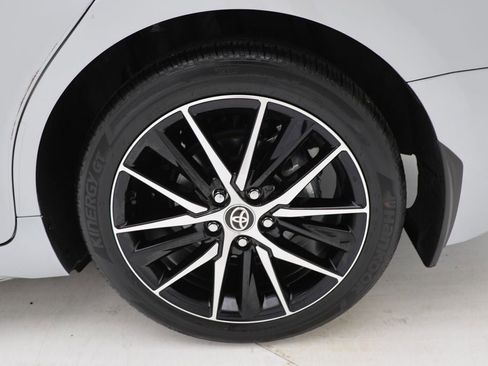 Used 2024 Toyota Camry SE image 10