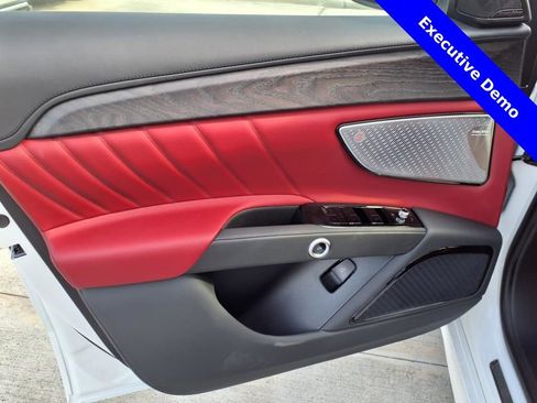 New 2025 Maserati Grecale GT image 18