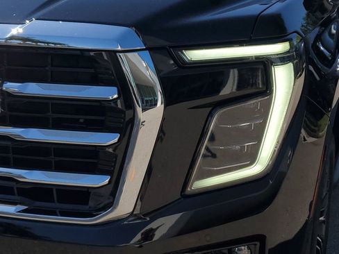 Certified 2025 GMC Yukon XL Elevation AWD/4WD image 11